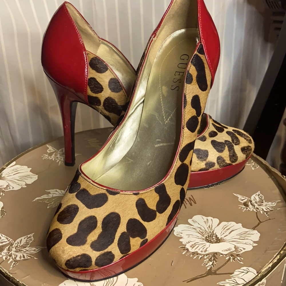 Cheetah GUESS pumps